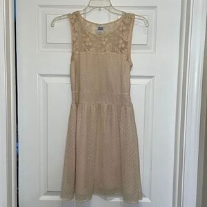 ✨Vero Moda Blush Feja SL Swiss Dot & Lace Mini Dress